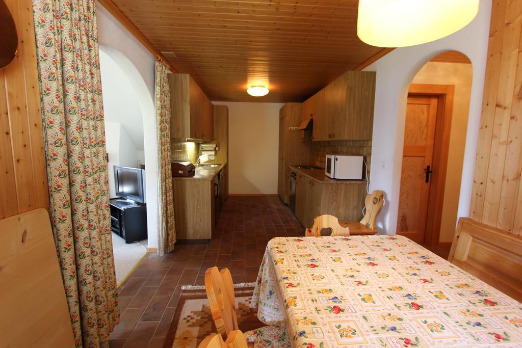 Apartamento Le Grand Duc Château-d'Oex Habitación foto